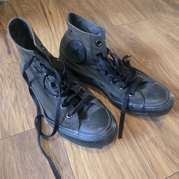 VERY Well Loved High Top Converse - Picture 1 of 3
